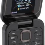 Découvrez ce téléphone à clapet double SIM avec écran LCD, LED, caméra HD et longue autonomie. Achetez-le maintenant pour simplicité et praticité !