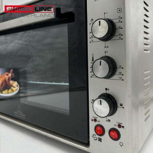 Découvrez ce four électrique autonome en acier inoxydable. Contrôle précis, grande capacité, accessoires inclus. Commandez pour une cuisson parfaite !