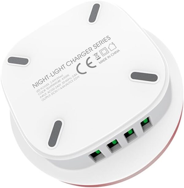 Chargez plusieurs appareils efficacement avec cet adaptateur universel 4 ports USB. Profitez de la lampe de nuit LED tactile. Achetez dès maintenant !